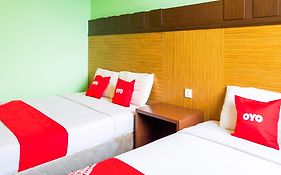 Oyo 89408 Royal Hotel