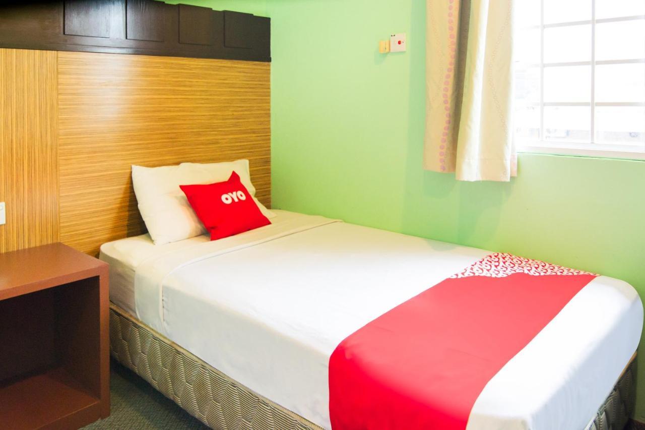 Oyo 89408 Royal Hotel Keningau Luaran gambar
