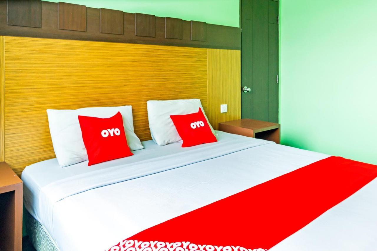 Oyo 89408 Royal Hotel Keningau Luaran gambar
