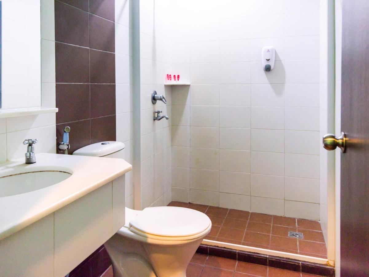 Oyo 89408 Royal Hotel Keningau Luaran gambar