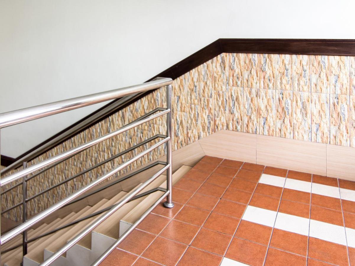 Oyo 89408 Royal Hotel Keningau Luaran gambar