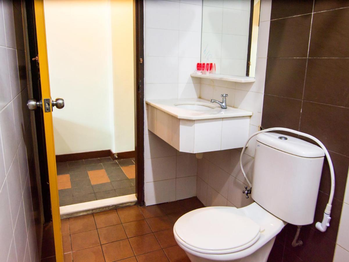 Oyo 89408 Royal Hotel Keningau Luaran gambar